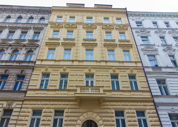 Balcony Apt 10Min From Historic Center