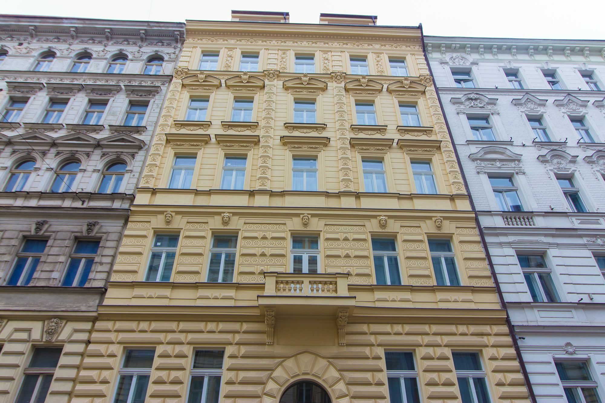 Appartamento Balcony 10min From Historic Center Praga